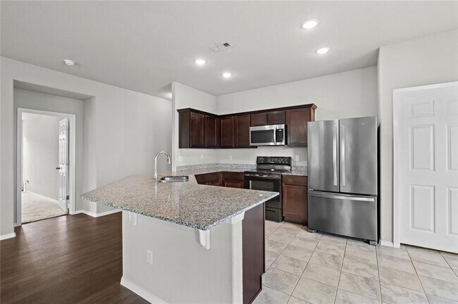 Foto del edificio - 313 Woodcreek St