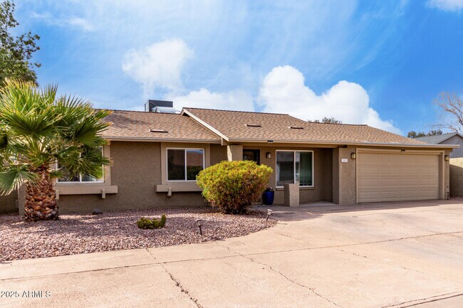 Building Photo - 3503 E Campo Bello Dr