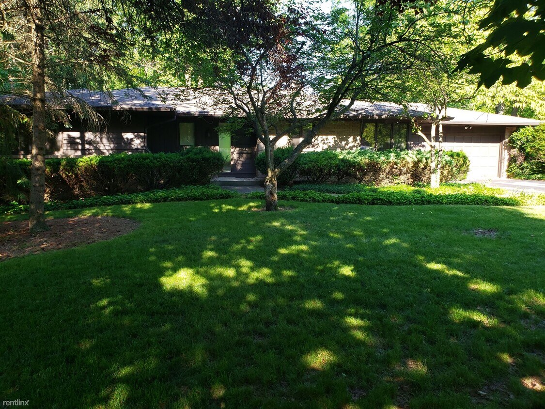 201 El Centro Blvd SE, East Grand Rapids, MI 49506 House Rental in