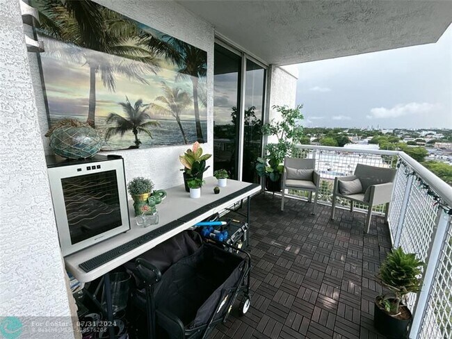Building Photo - 900 SW 8th St