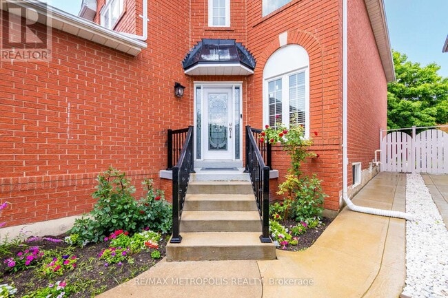 Building Photo - 60 Cranberry Crescent