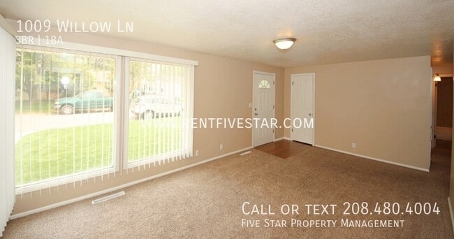 Building Photo - 1009 Willow Ln