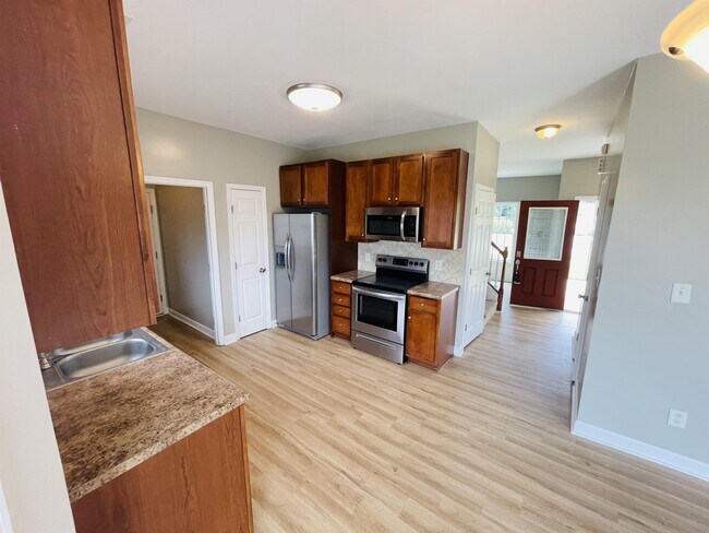 Building Photo - 303 Elk Ct