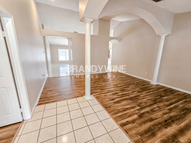 Building Photo - NEW LOWER RENTAL RATE LEASING SPECIAL: Rec...