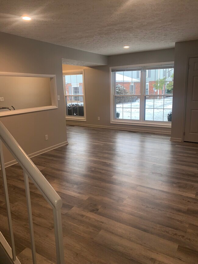 Building Photo - 12 Stardust Ct