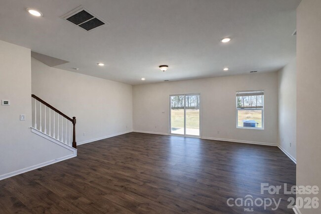 Building Photo - 2867 Aubrey St