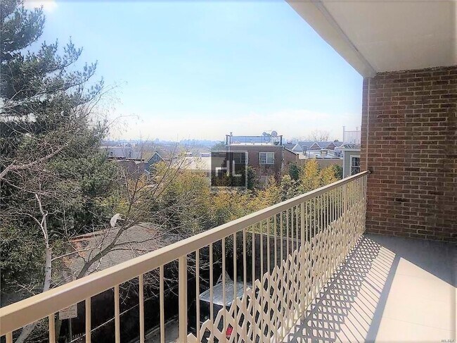 Foto del edificio - 66-37 Jay Ave