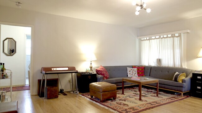 Building Photo - 415 S Avenue 56