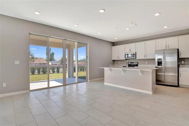 Foto del edificio - 560 Summit River Dr