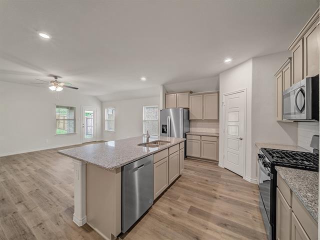 Building Photo - 9733 Tinsley St