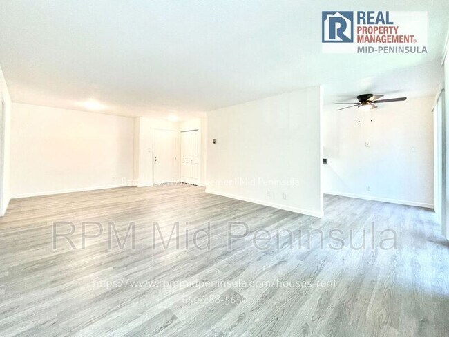 Building Photo - 1051 Beach Park Blvd