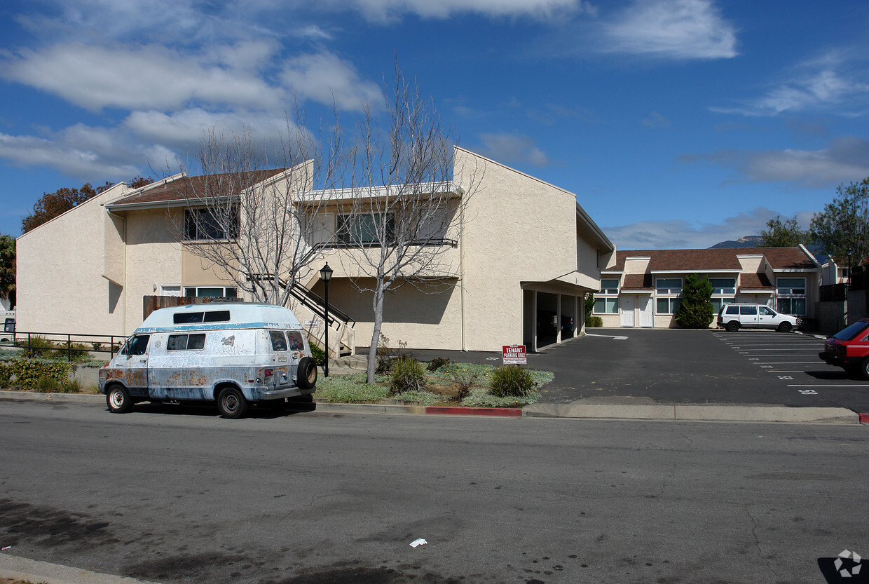 Building Photo - Sandpiper Apartment