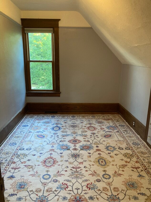 Building Photo - 530 Miller Ave