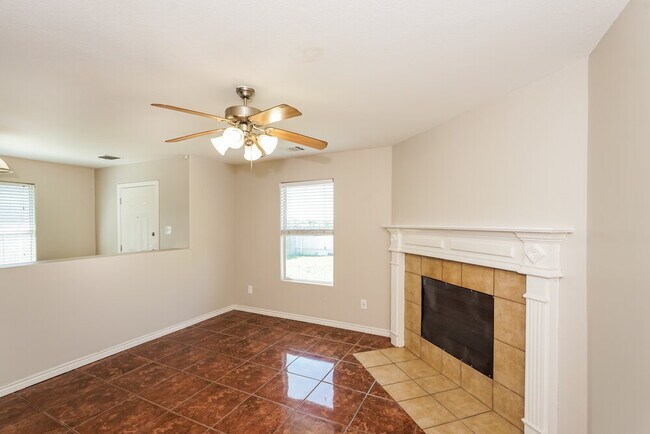 Foto del edificio - 12717 Carpenter Ln