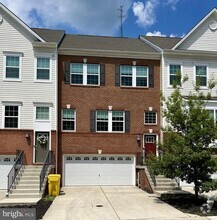Building Photo - 1528 Witchhazel Cir