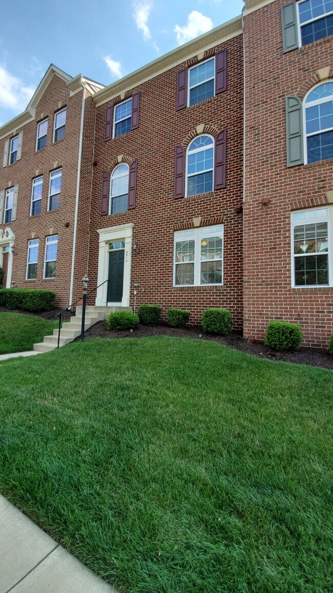 Front - 2317 Merseyside Dr