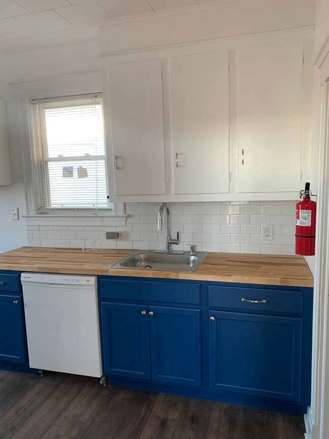 kitchen - 16 Paulison Ave