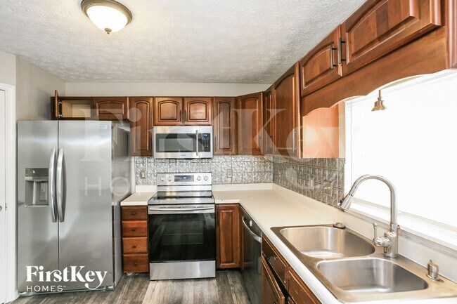 Foto del edificio - 5382 Rippling Brook Way