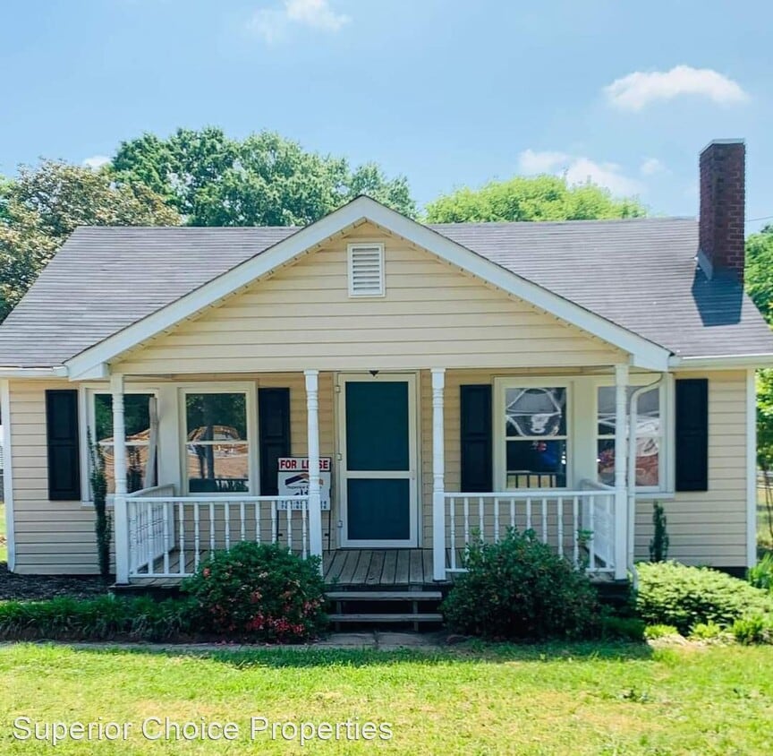 2 br, 1 bath House 4 Hickory St SW House Rental in Concord, NC