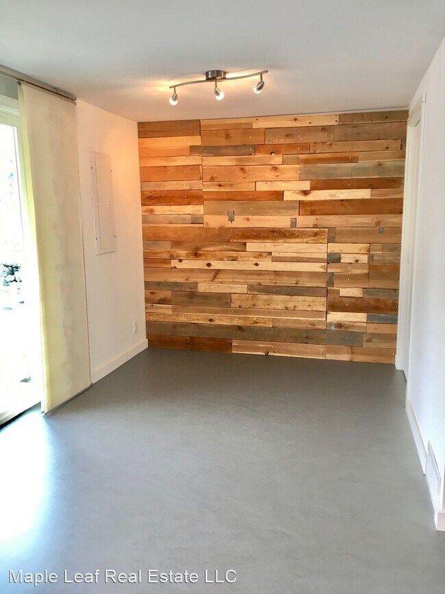 Foto del edificio - 2 br, 1 bath House - 14701 8th Ave NE