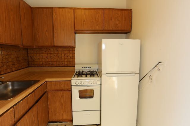 Foto del edificio - 629 W Belmont Ave