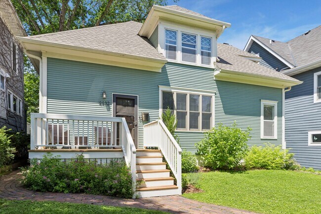 Foto del edificio - 4432 Upton Ave S