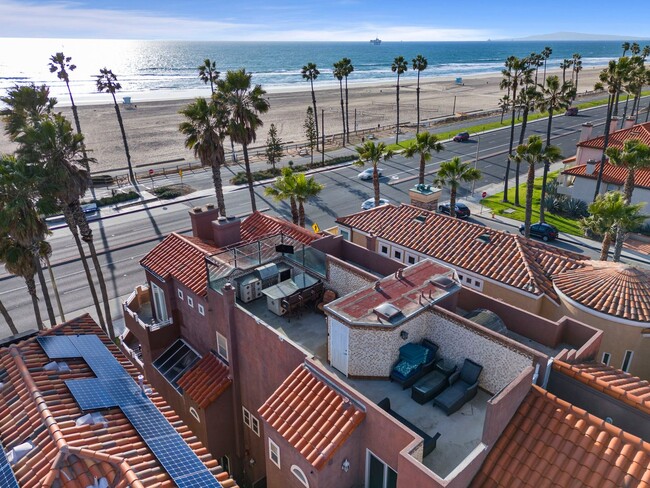 Foto del edificio - OCEAN FRONT CONDO IN HUNTINGTON BEACH