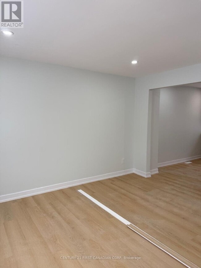 Building Photo - 21 Vincent Crescent