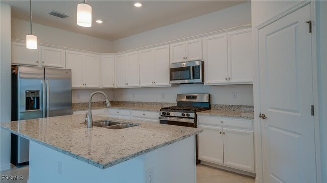 Foto del edificio - 43854 Seedling Ter