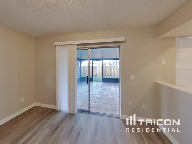 Foto del edificio - 11011 Greenaire Dr