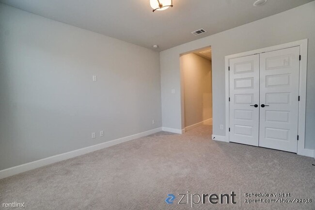 Foto del edificio - 3 br, 3 bath House - 8270 callimont lane, ...