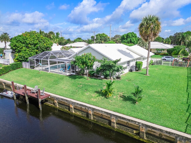 Building Photo - 772 Apple Tree Ln