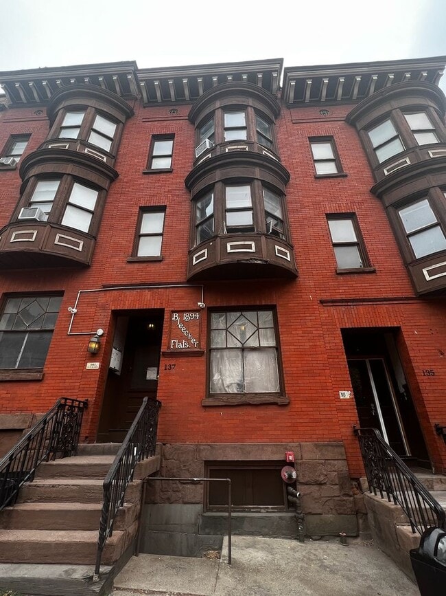 Building Photo - 135 Madison Ave