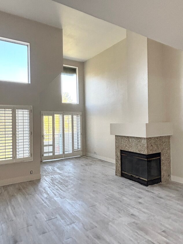 Cozy Fire place - 27836 Persimmon (Mission Viejo, CA)