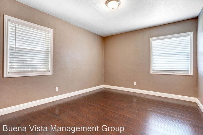 Foto del edificio - 3 br, 2 bath House - 492 W. Cornell Dr.