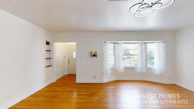 Building Photo - 14920 Hesby St