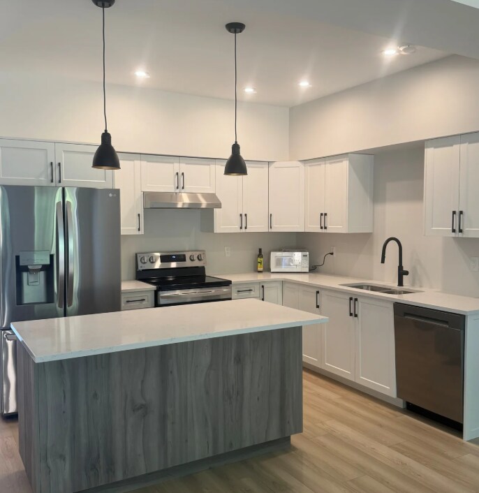 Photo principale - 444-444 Fisher Rd
