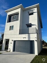 Building Photo - 7119 Fair Ln