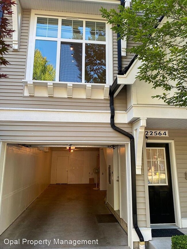 Foto del edificio - 2 br, 2.5 bath House - 22564 NE Alder Cres...