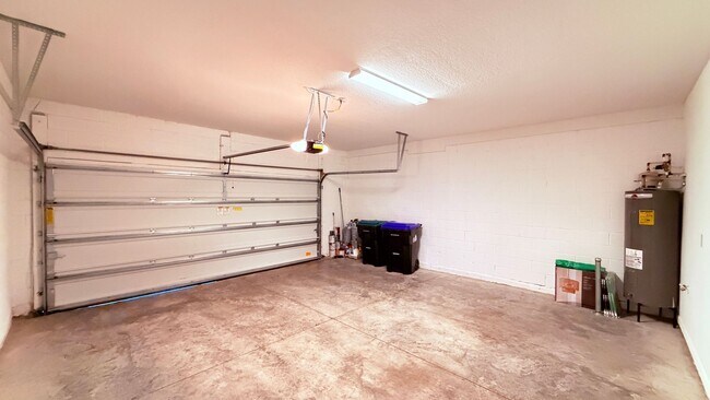Building Photo - 3 Bd/2.5 Ba Townhome in Windemere!!