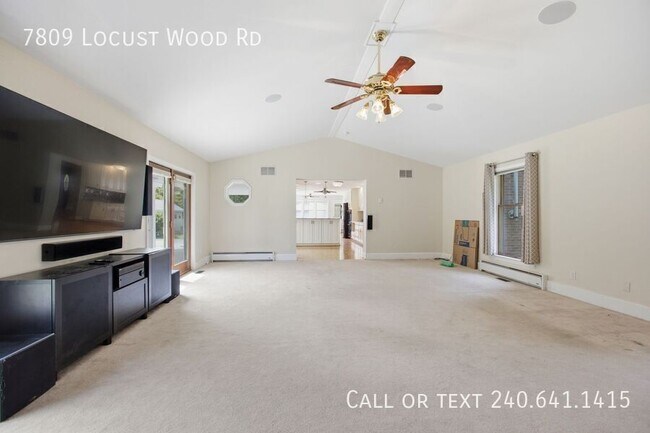 Foto del edificio - 7809 Locust Wood Rd