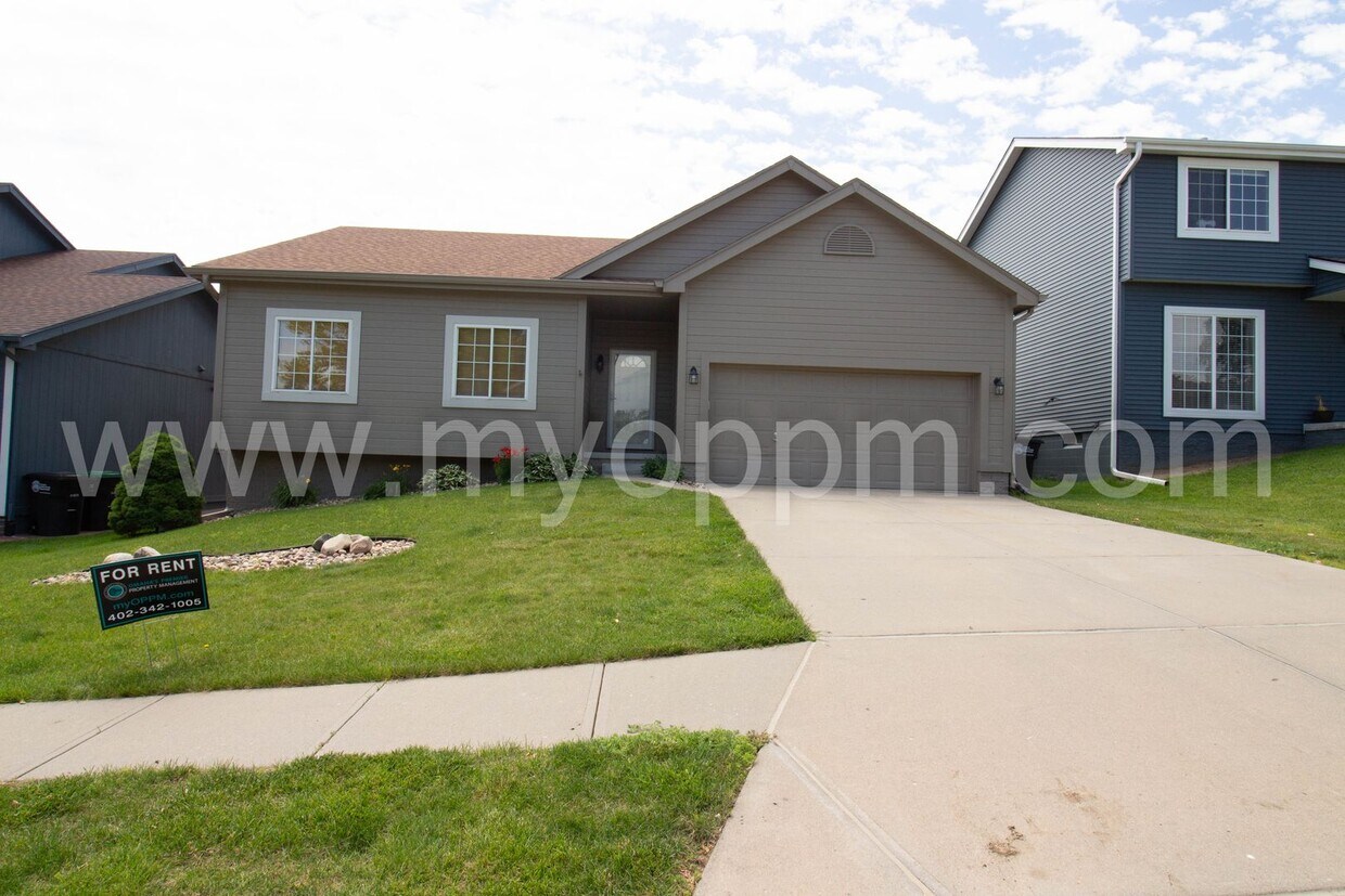 Foto principal - spacious 4-bedroom, 3-bathroom