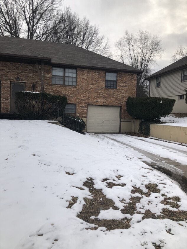 11605 E 60 St, Raytown, MO 64133 Townhome Rentals in Raytown MO