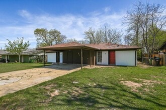 Building Photo - 1811 Magnolia Dr