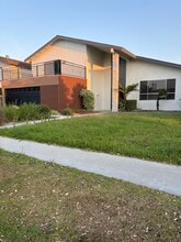 Building Photo - 8432 Oberlin Ave