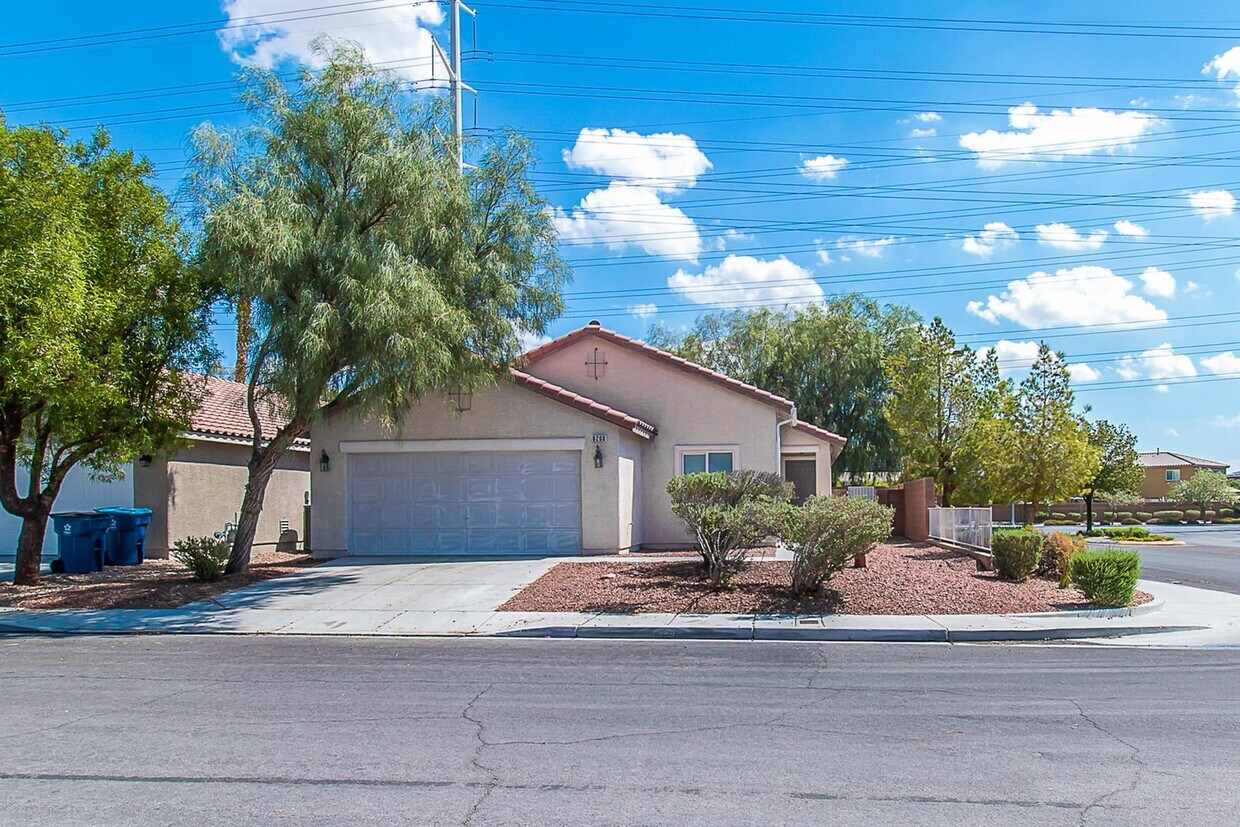 Foto principal - BEAUTIFUL SINGLE-STORY HOME LOCATED IN LAS...