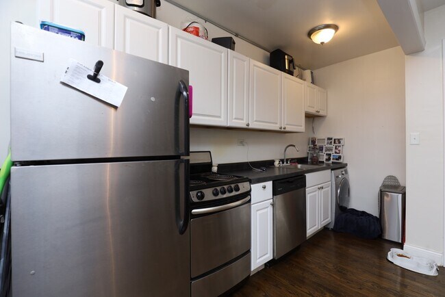 Foto del edificio - 3345 N Marshfield Ave