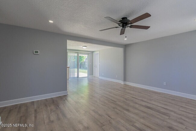 Foto del edificio - 43 Millie Dr