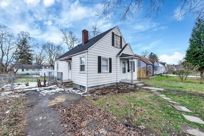 Building Photo - 118 N Kellner Rd