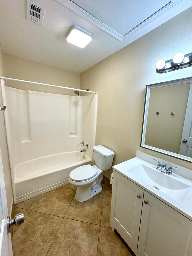 Foto del edificio - 2158 Pretty Ln